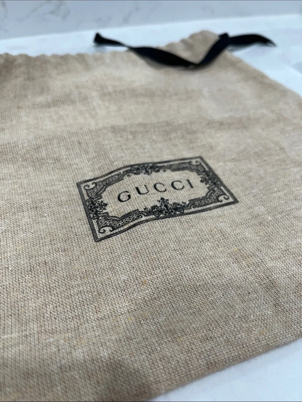 Men's Bag Subcategory Identification Small bag for belts, whether for men or wom